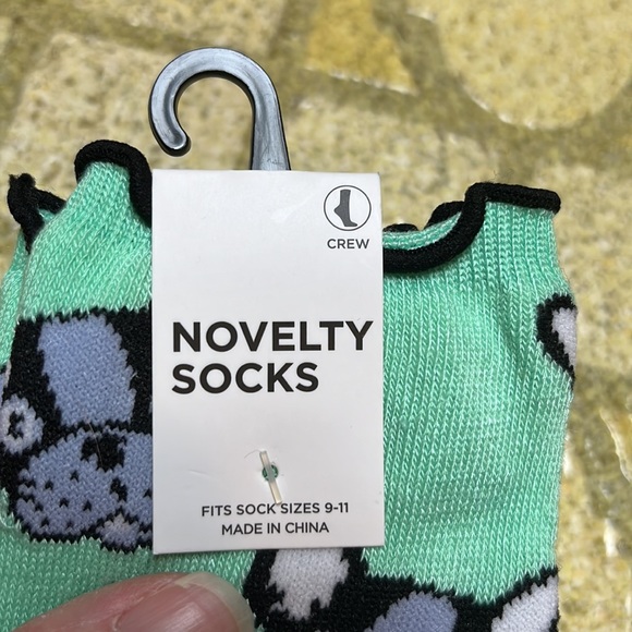 Two pairs brand new novelty socks - Picture 2 of 8